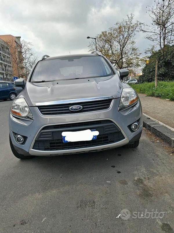 Usata Ford Kuga 163 CV (119 kW) 2010 Grigio SUV