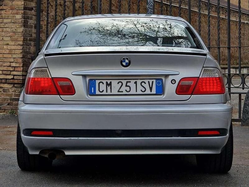 Usata BMW 318 143 CV (105 kW) 2004 Argento Coupé