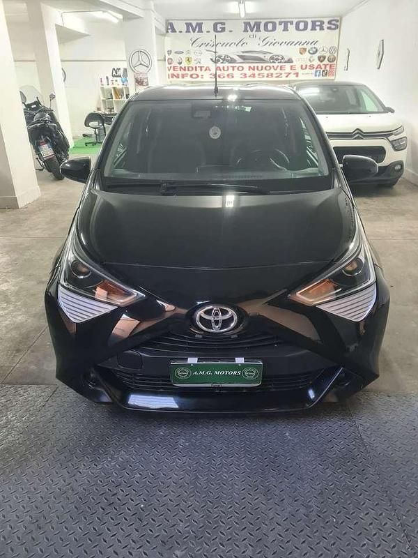 Usata Toyota Aygo 72 CV (52 kW) 2021 Nero Utilitaria