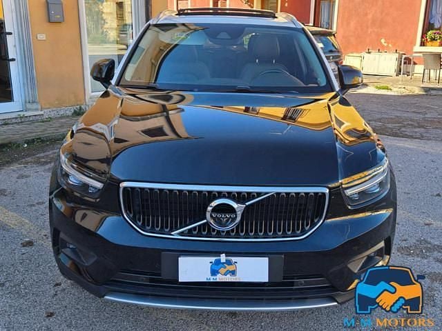 Usata Volvo XC40 Momentum 190 CV (139 kW) 2019 Nero SUV