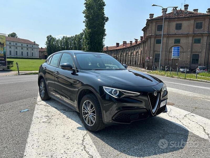 Usato 2019 Alfa Romeo Stelvio 2.0 Benzin 200 CV (32.900 €)