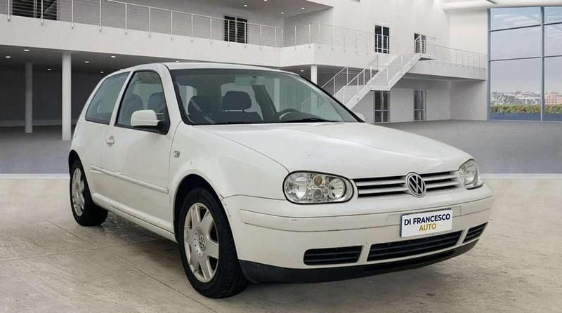 Usata VW Golf IV 110 CV (80 kW) 2000 Bianco metallizzato Utilitaria