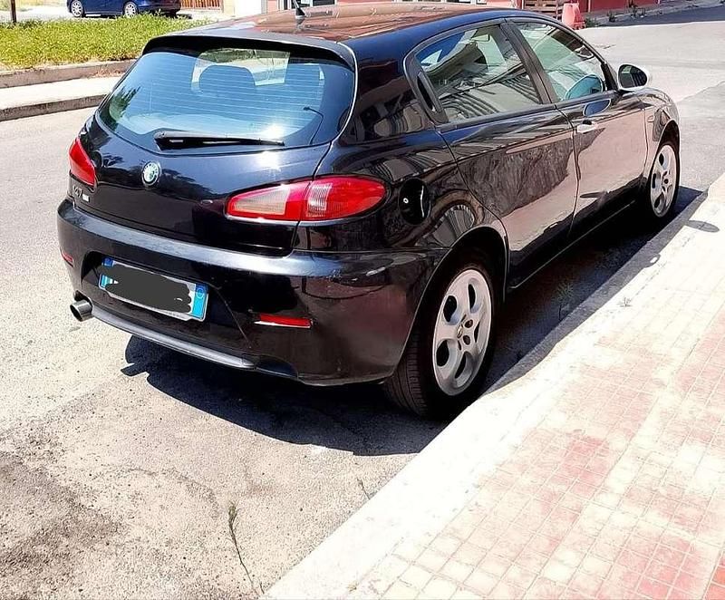 Nero Usata 2010 Alfa Romeo 147 Progression Due volumi | 1700 € (Ottimo prezzo) - Immagine 1/4