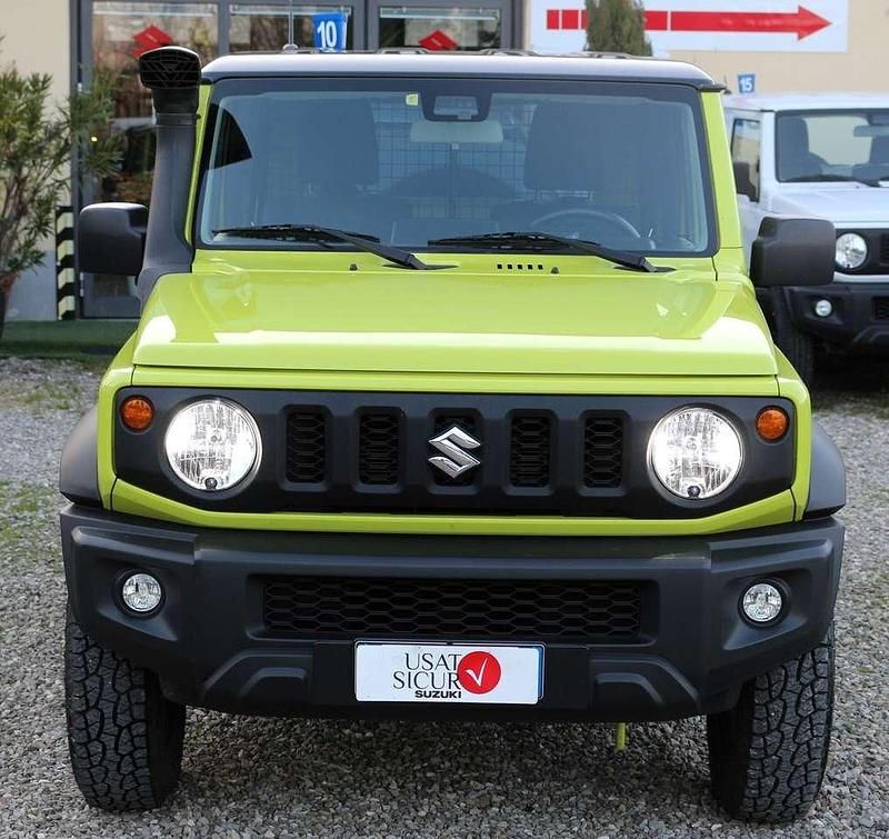 Usata Suzuki Jimny 102 CV (75 kW) 2022 Giallo kinetic / tetto nero SUV
