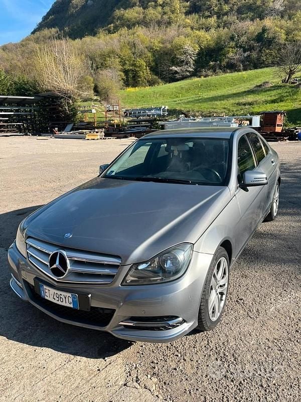 Usata Mercedes C220 170 CV (125 kW) 2014 Grigio Berlina