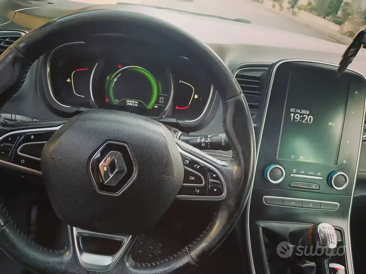 Usata Renault Scénic 110 CV (80 kW) 2017 Monovolume