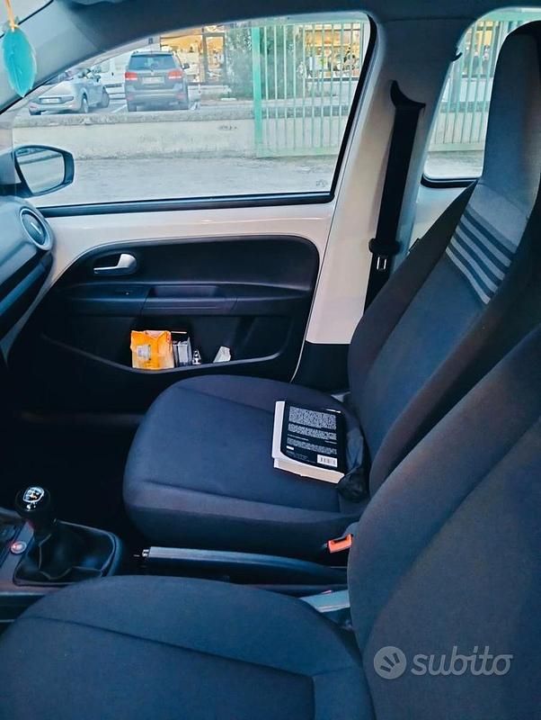Usata VW up! Move 60 CV (44 kW) 2018 Bianco Utilitaria