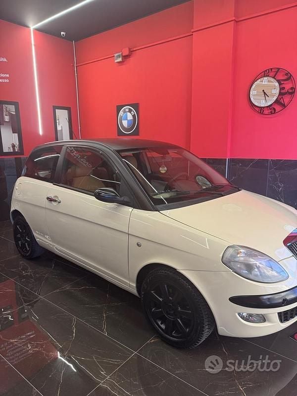 Usata Lancia Ypsilon 75 CV (55 kW) 2007 Beige Utilitaria