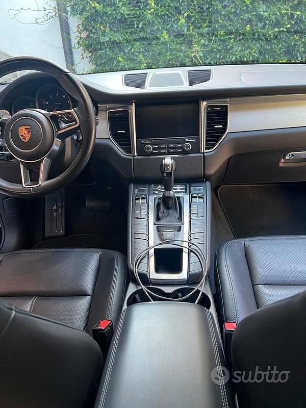 Usata Porsche Macan 252 CV (185 kW) 2018 Nero SUV