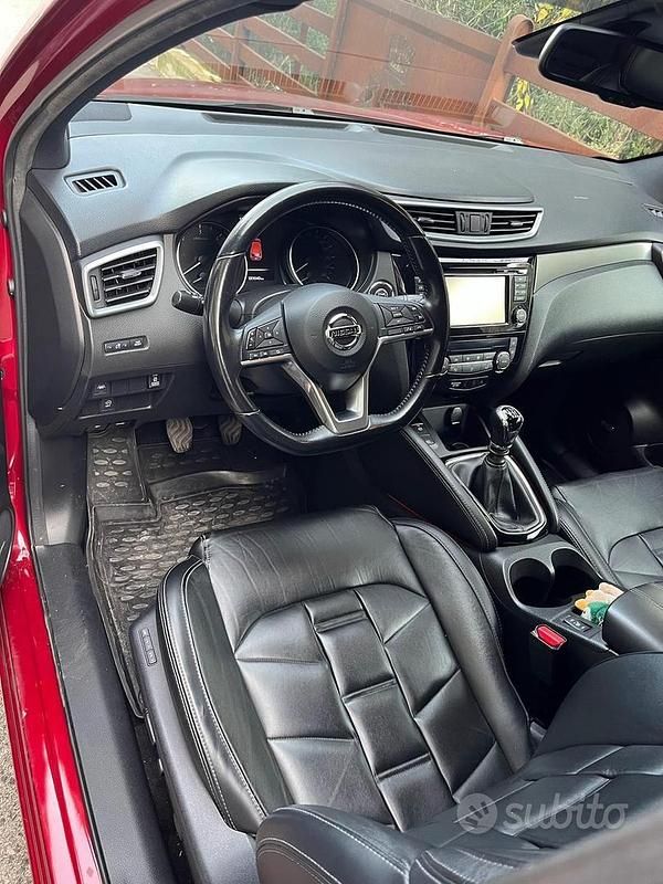 Usata Nissan Qashqai 2017 Rosso SUV