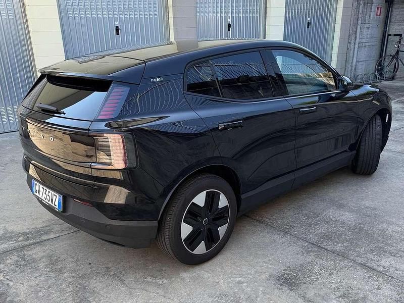 Usata Volvo EX30 Core 75 kW (102 CV) 2024 Nero SUV