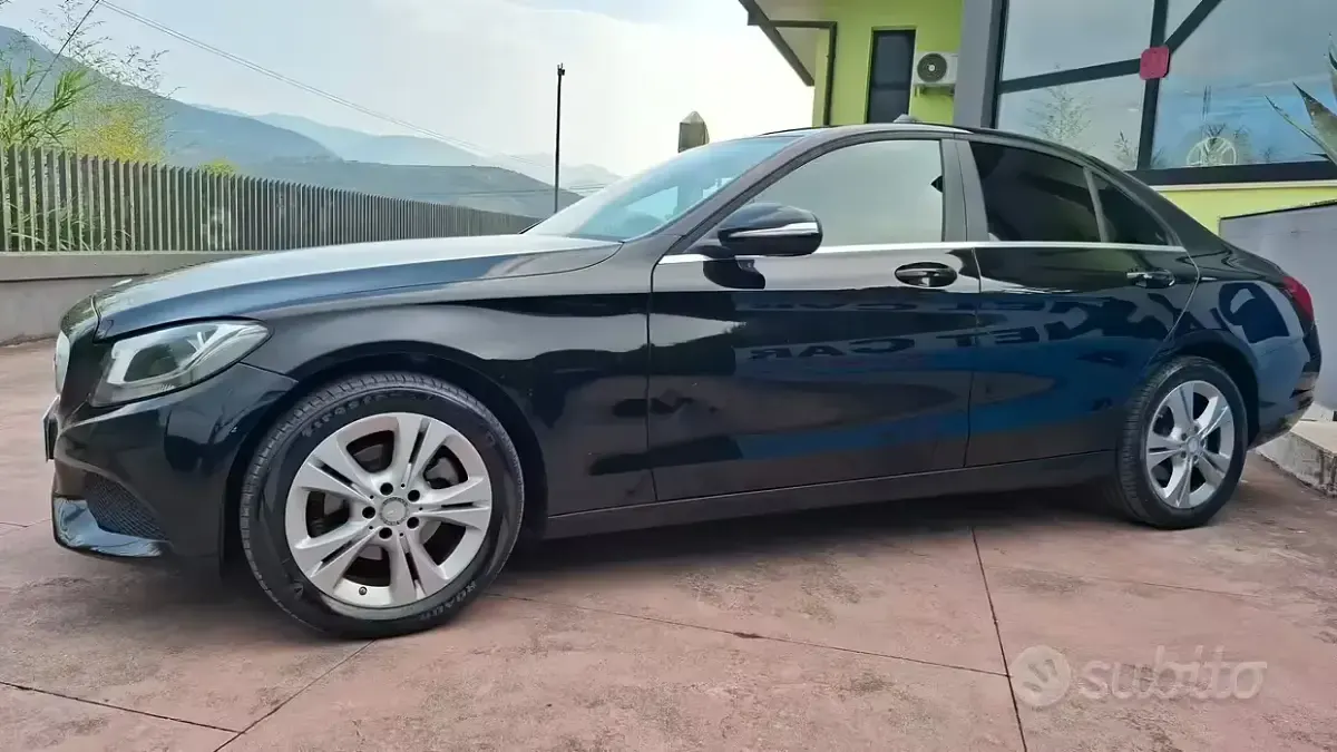 Usata Mercedes C180 Exclusive 116 CV (85 kW) 2015 Nero Berlina