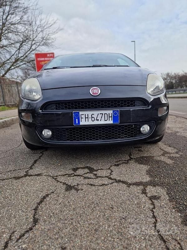 Usata Fiat Grande Punto 65 CV (47 kW) 2017 Nero Utilitaria