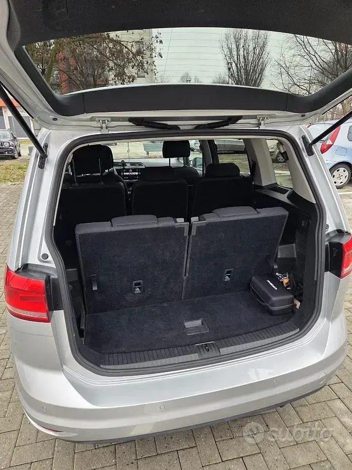 Usata VW Touran 115 CV (84 kW) 2017 Grigio Monovolume
