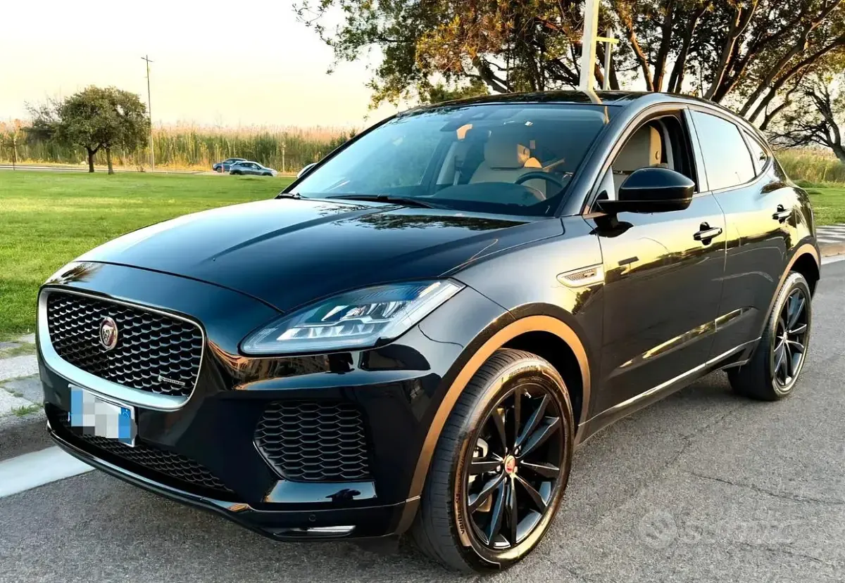 Usata Jaguar E-Pace R-Dynamic 241 CV (177 kW) 2020 Nero SUV