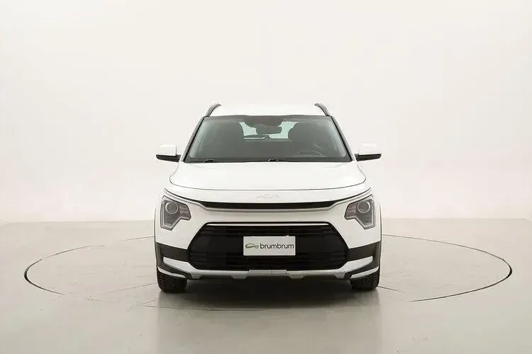 Begagnad Kia Niro 141 HK (103 kW) 2023 Vit SUV