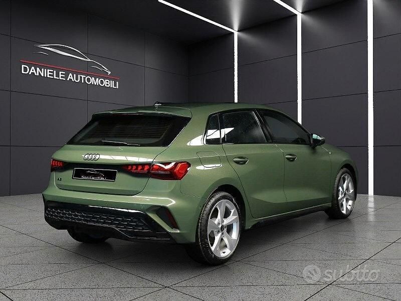 Nuova Audi A3 S-Line 150 CV (110 kW) 2025 Verde Berlina