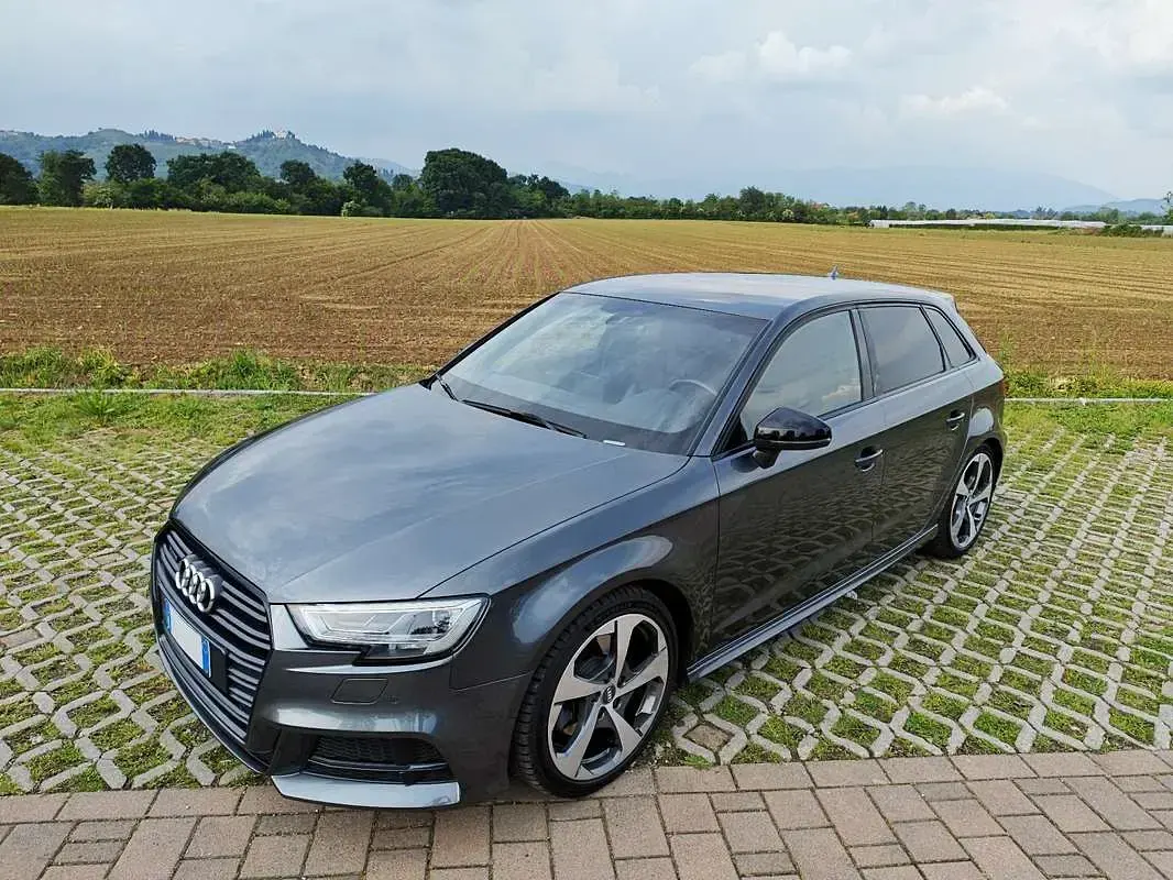 Usata Audi A3 Exclusive 184 CV (135 kW) 2018 Grigio Berlina