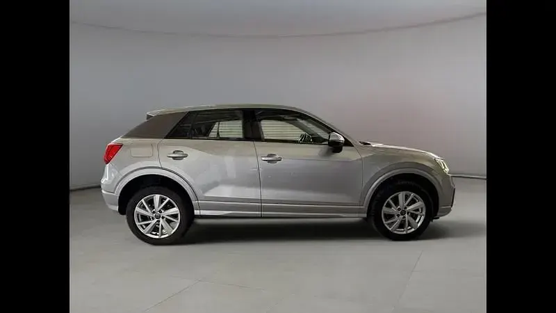 Käytetty Audi Q2 Business 150 HP (110 kW) 2017 Hopea Katumaasturi