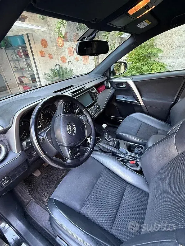 Usata Toyota RAV4 Style 143 CV (105 kW) 2016 Nero SUV