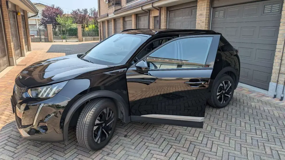 Usata Peugeot 2008 GT 131 CV (96 kW) 2021 SUV
