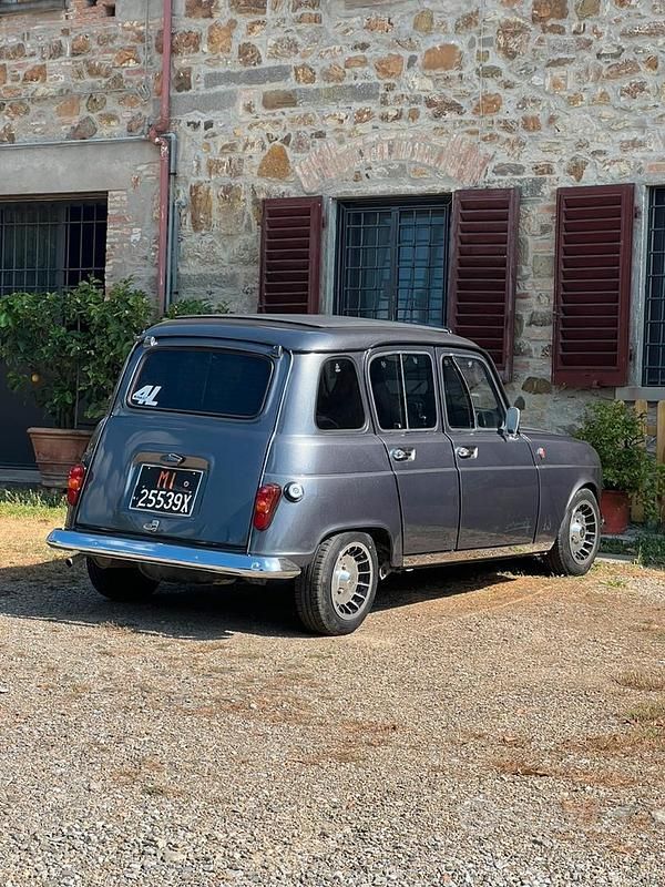 Usata Renault R4 34 CV (25 kW) 1985 Grigio Utilitaria