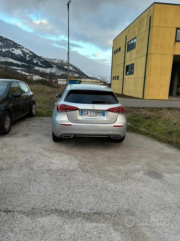 Usata Mercedes A180 136 CV (100 kW) 2020 Grigio Utilitaria