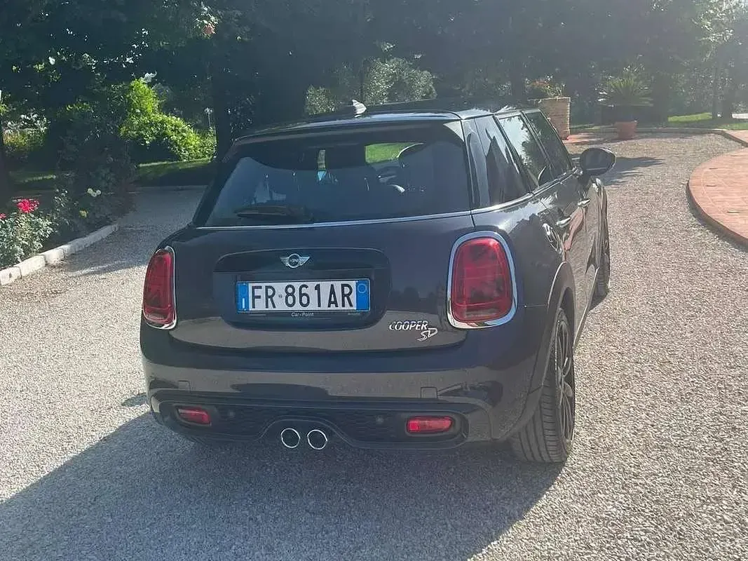 Usata Mini Cooper SD Business 170 CV (125 kW) 2018 Grigio Utilitaria