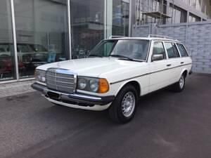 Occasion Mercedes 240 72 ch (52 kW) 1983 Blanc Break