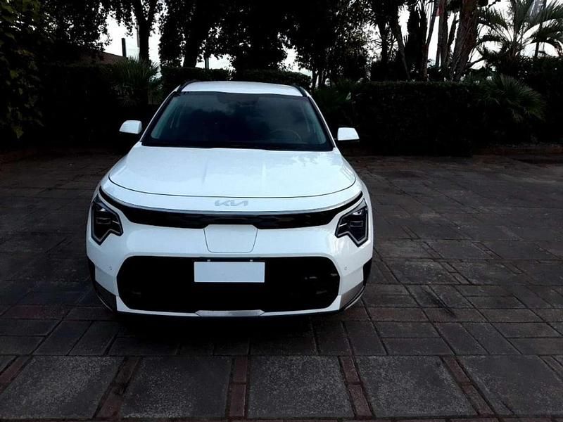 Usata Kia e-Niro 50 kW (68 CV) 2022 Snow white pearl SUV