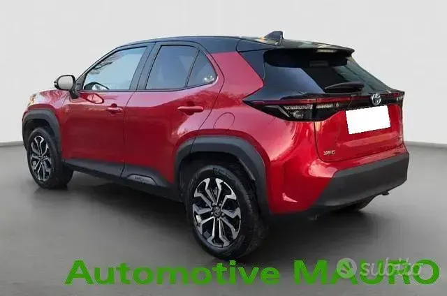 Usata Toyota Yaris Cross Trend 92 CV (67 kW) 2022 Rosso SUV