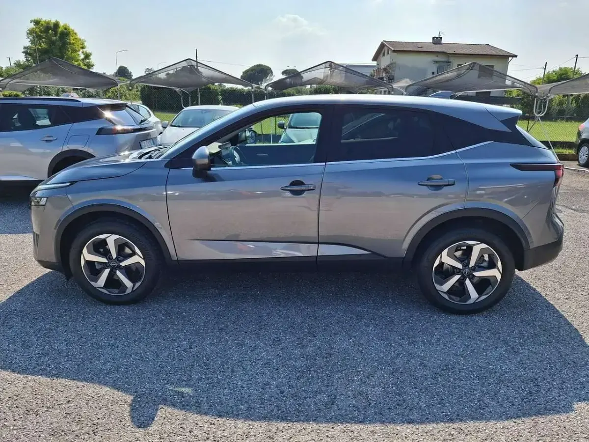 Usata Nissan Qashqai Acenta 140 CV (102 kW) 2023 Grigio SUV