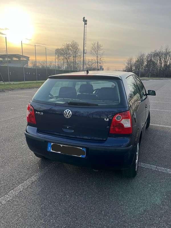 Usata VW Polo Trendline 68 CV (50 kW) 2003 Blu/azzurro Berlina
