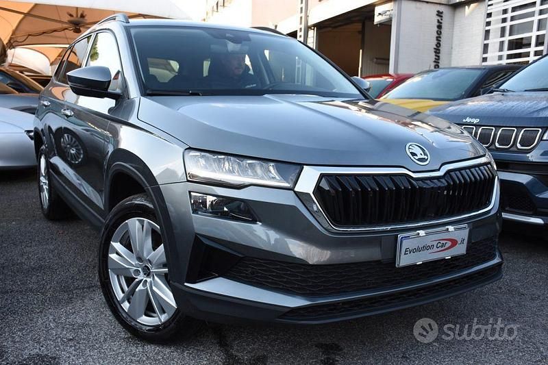 Usata Skoda Karoq Executive 116 CV (85 kW) 2024 Grigio metallizzato SUV