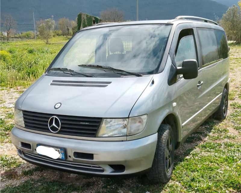 Usata Mercedes Vito 102 CV (75 kW) 2000 Grigio Furgone