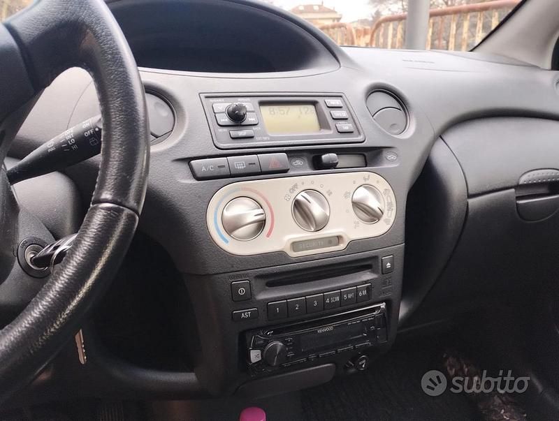 Usata Toyota Yaris 2005 Verde Berlina