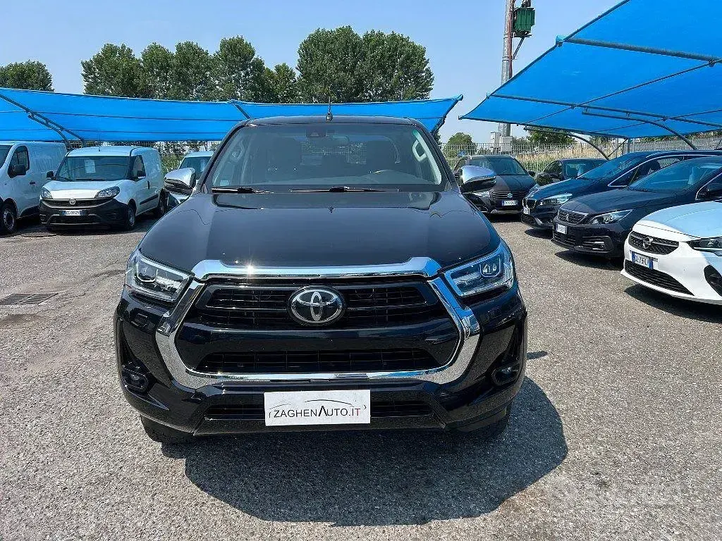 Usata Toyota HiLux 150 CV (110 kW) 2021 Nero Pick-up