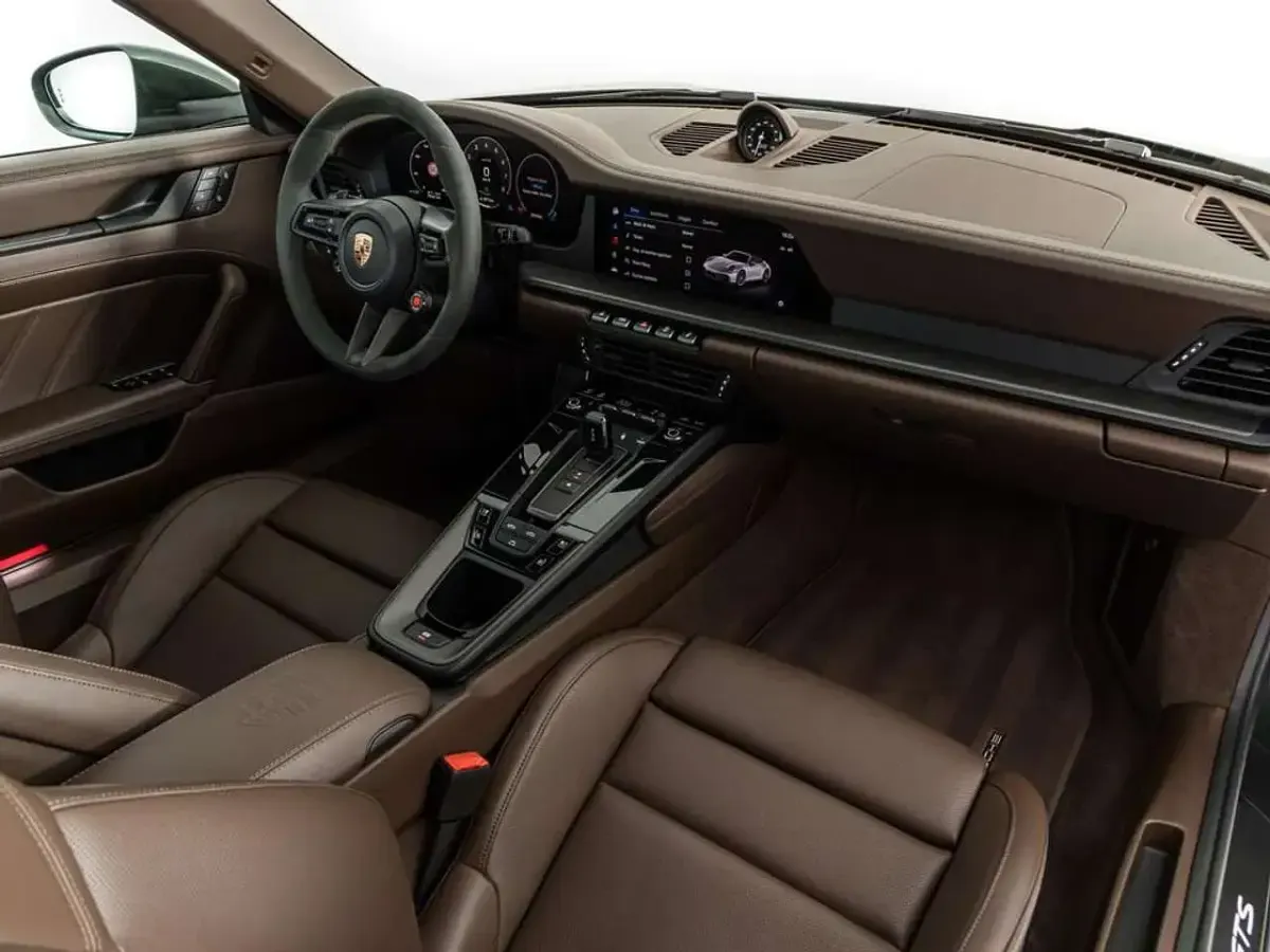 Usata Porsche 911 541 CV (397 kW) 2025 Verde Cabrio