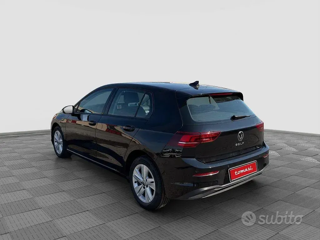 Usata VW Golf VIII Life 116 CV (85 kW) 2025 Nero Berlina