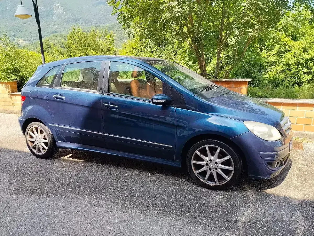 Usata Mercedes B180 2008 Bluazzurro Monovolume