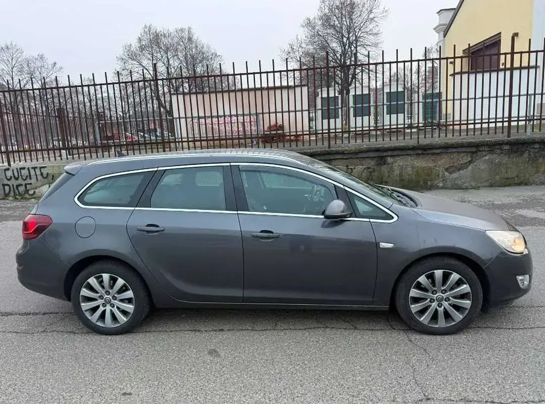 Usata Opel Astra Sport 125 CV (91 kW) 2012 Grigio Station wagon