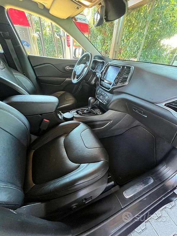 Usata Jeep Cherokee 2019 Grigio SUV