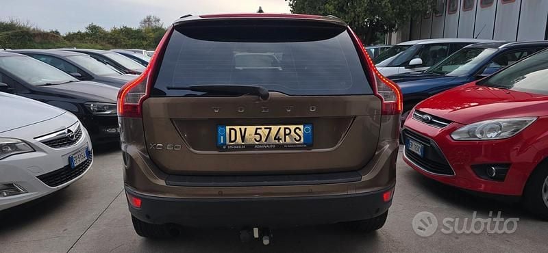 Usata Volvo XC60 Kinetic 163 CV (119 kW) 2009 Marrone SUV