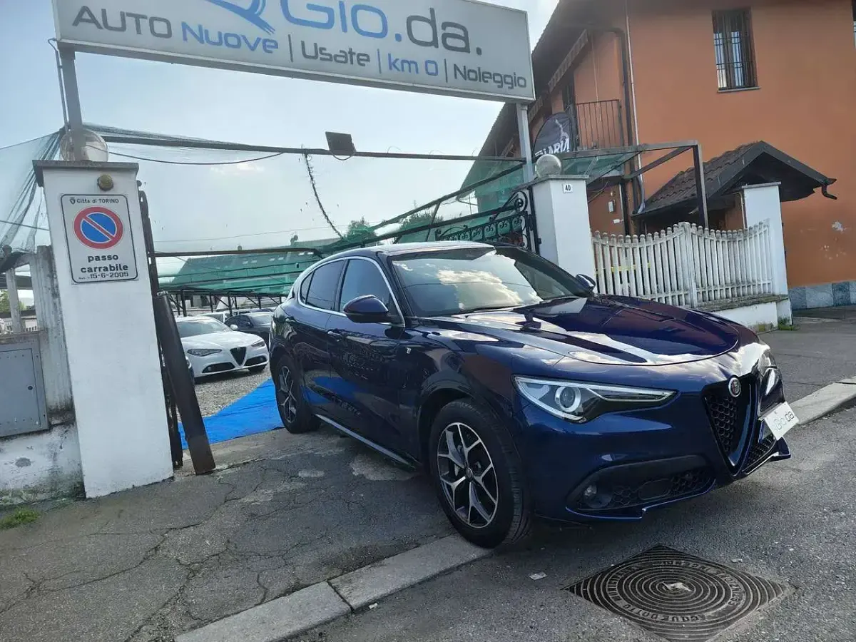Usata Alfa Romeo Stelvio Ti 209 CV (153 kW) 2021 Blu/azzurro SUV