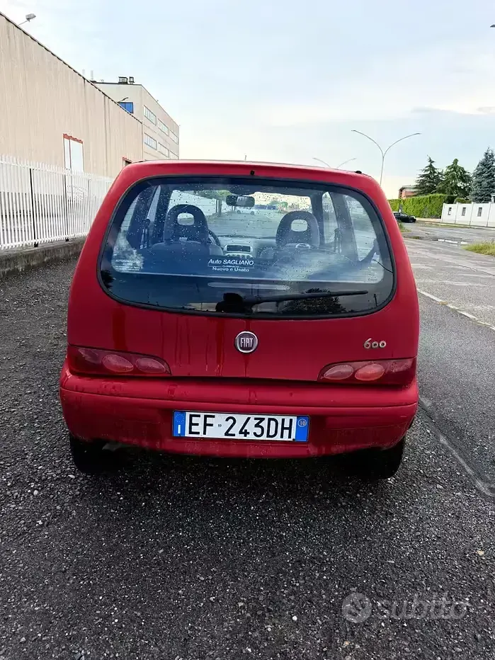 Usata Fiat 600 60 CV (44 kW) 2010 Rosso Utilitaria
