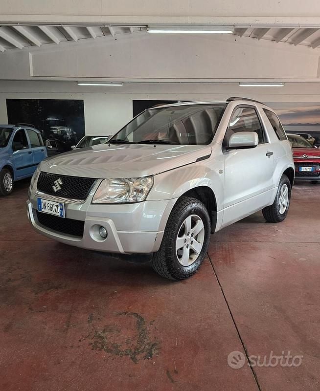 Usata Suzuki Grand Vitara 106 CV (77 kW) 2008 Grigio SUV