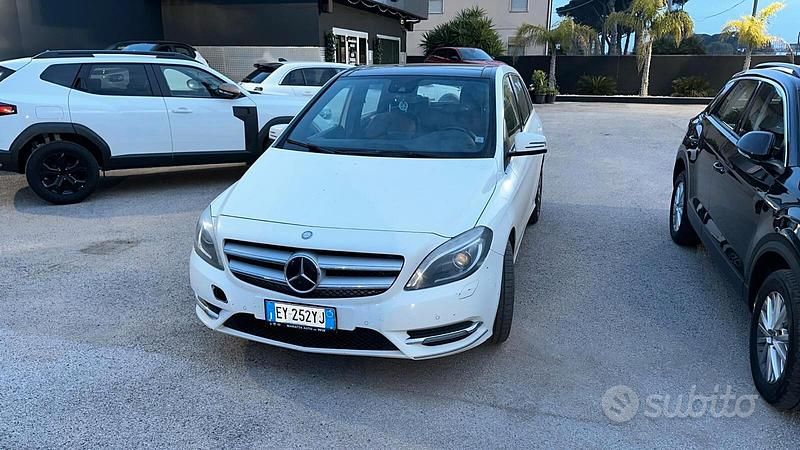 Usata Mercedes B180 Executive 108 CV (79 kW) 2015 Bianco Monovolume