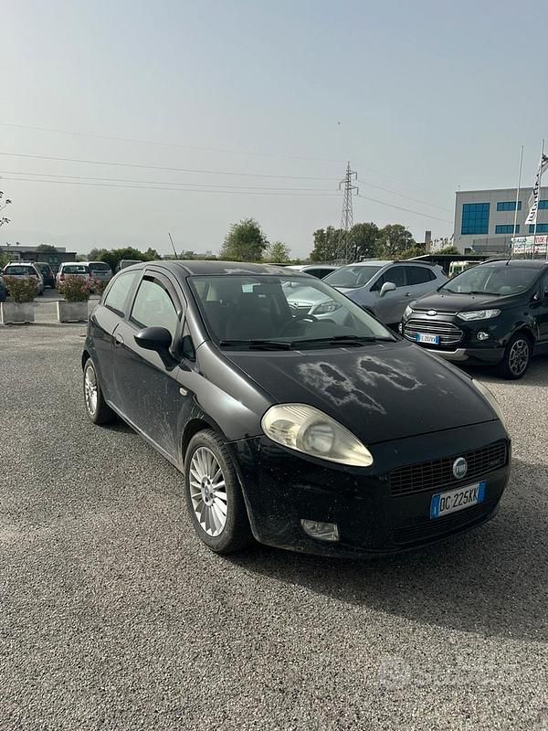 Usata Fiat Grande Punto 90 CV (66 kW) 2007 Nero Utilitaria