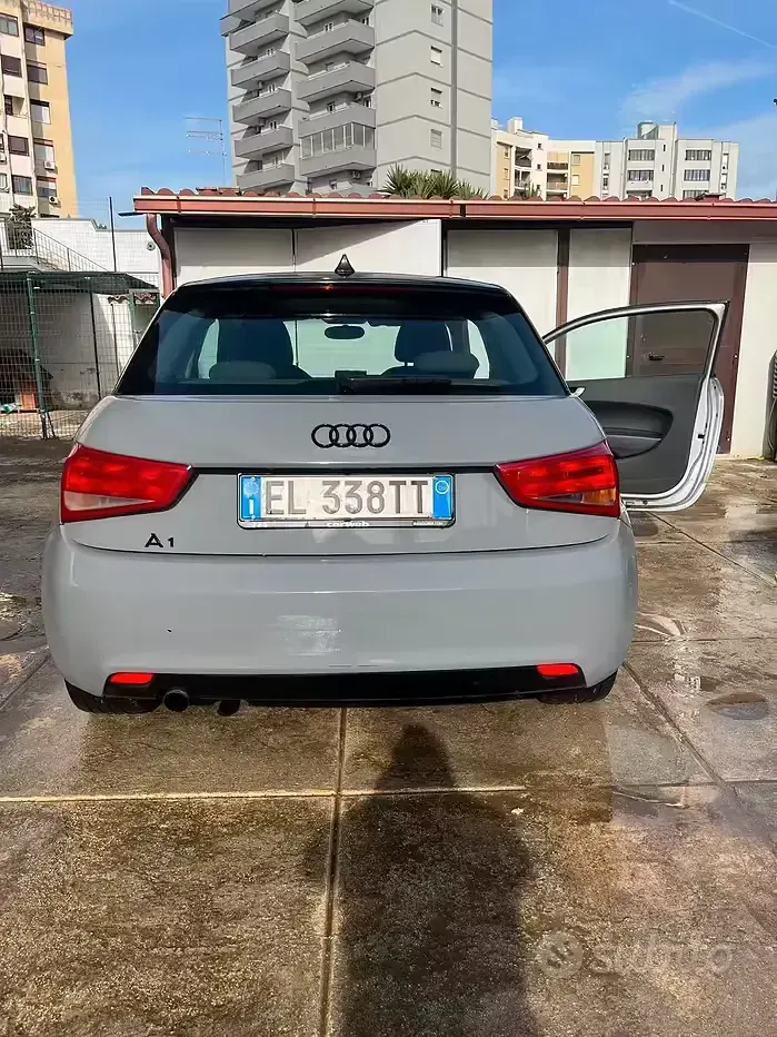 Usata Audi A1 105 CV (77 kW) 2012 Grigio Utilitaria