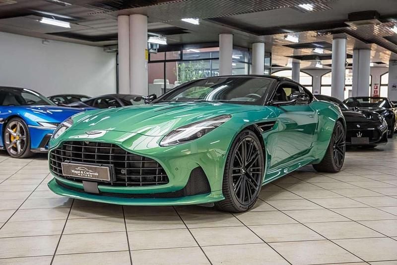Usata Aston Martin DB12 680 CV (500 kW) 2024 Iridescent emerald green Coupé